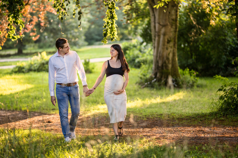 Babybauchshooting im Park in Loerrach