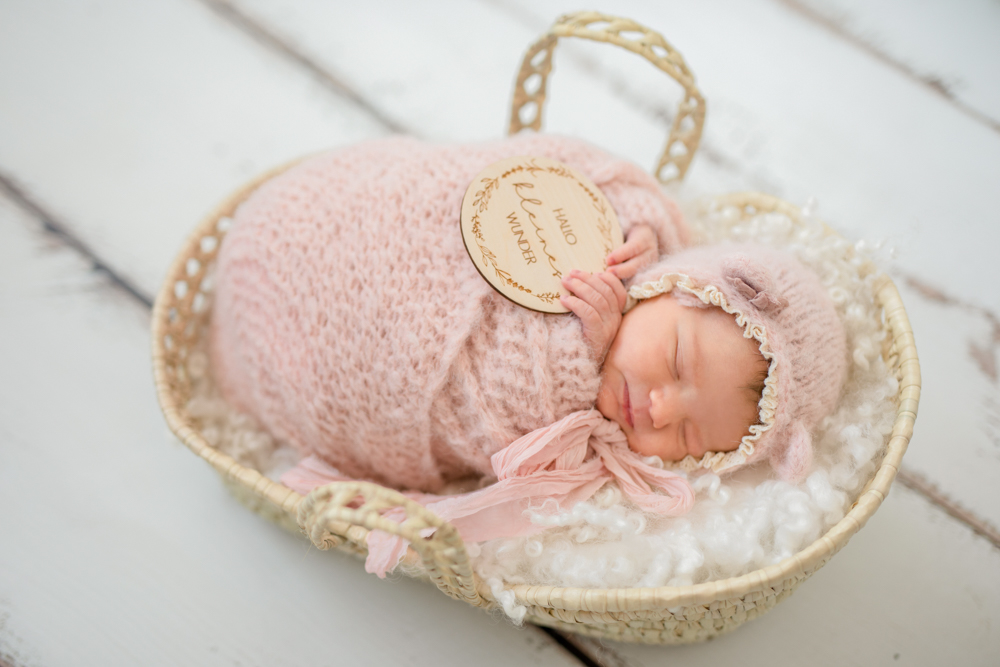 Babyshooting vom Neugeborenen beim Fotograf in Lörrach