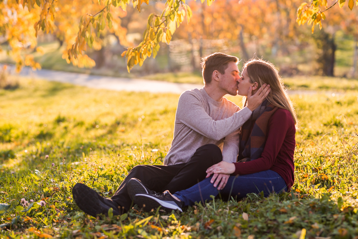 natuerliches Paarshooting im Herbst in Muellheim